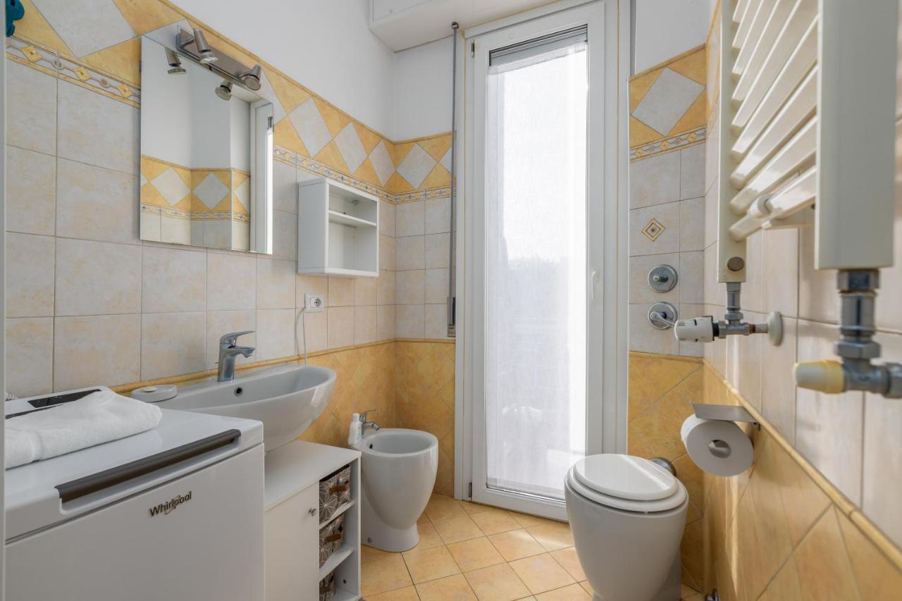 Maiolica Apartment - Free Parking And Great Connection To Linate And Duomo Milánó Kültér fotó